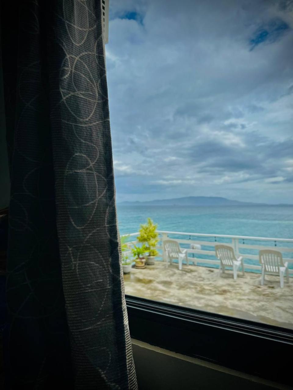 Playa Blanca Beach Resort (Adults Only) Puerto Galera Exterior photo