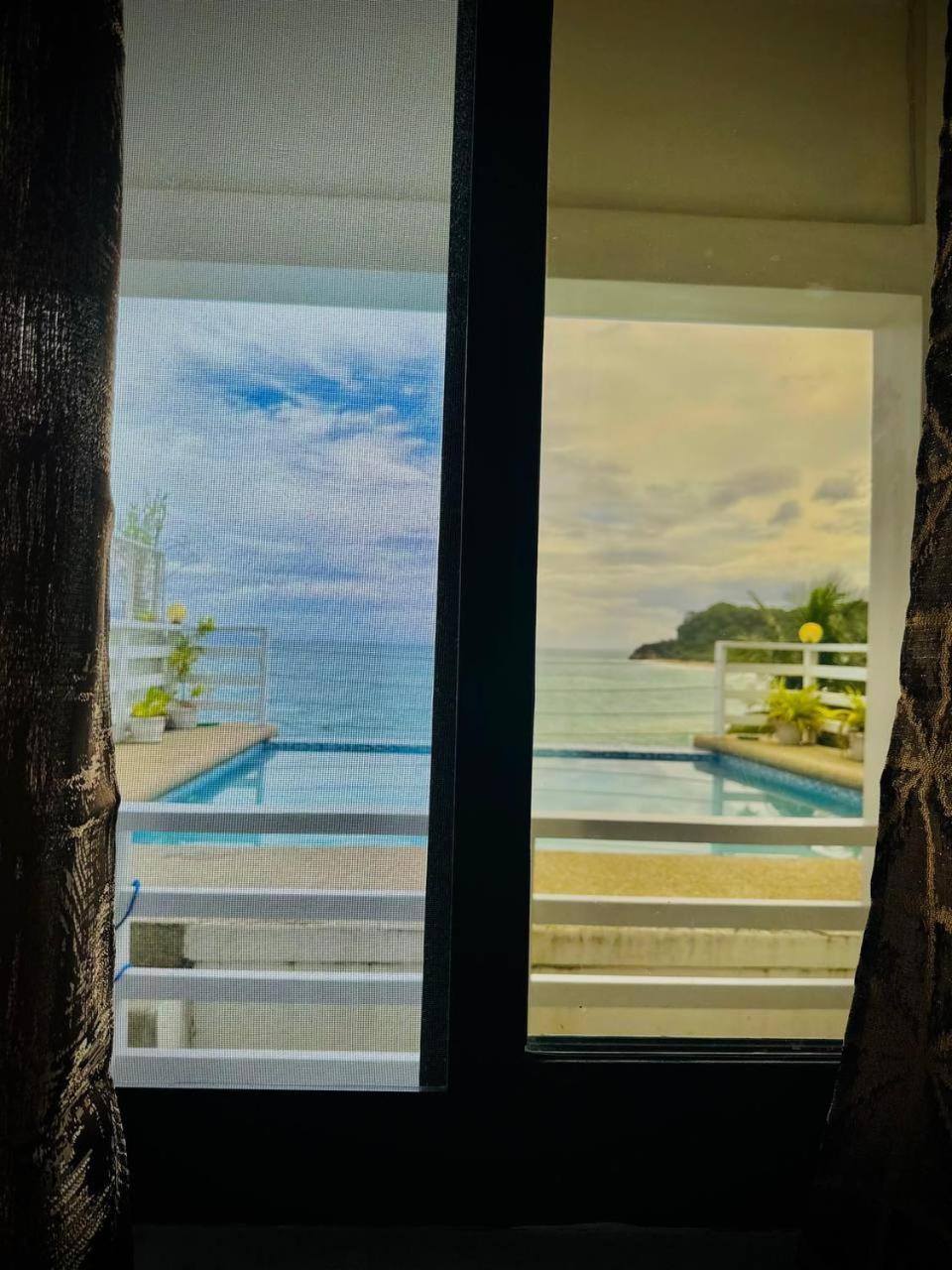 Playa Blanca Beach Resort (Adults Only) Puerto Galera Exterior photo